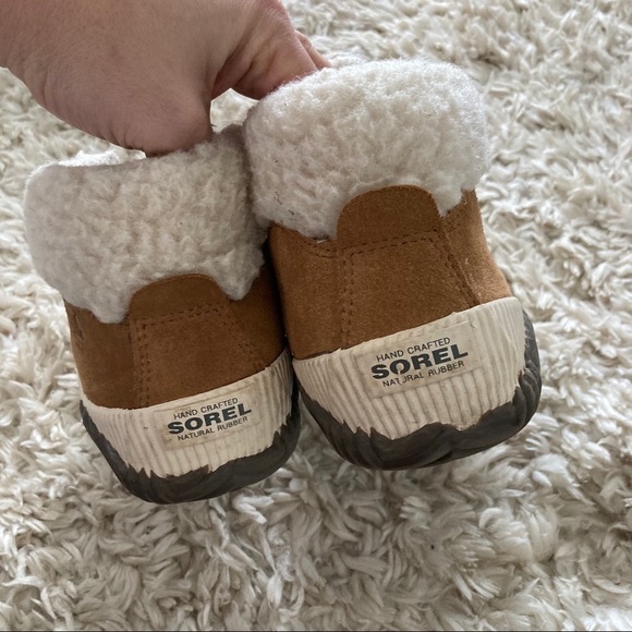 Sorel Faux Shearling Lined Out 'N About Conquest Hiker in Camel Brown - Picture 3 of 5